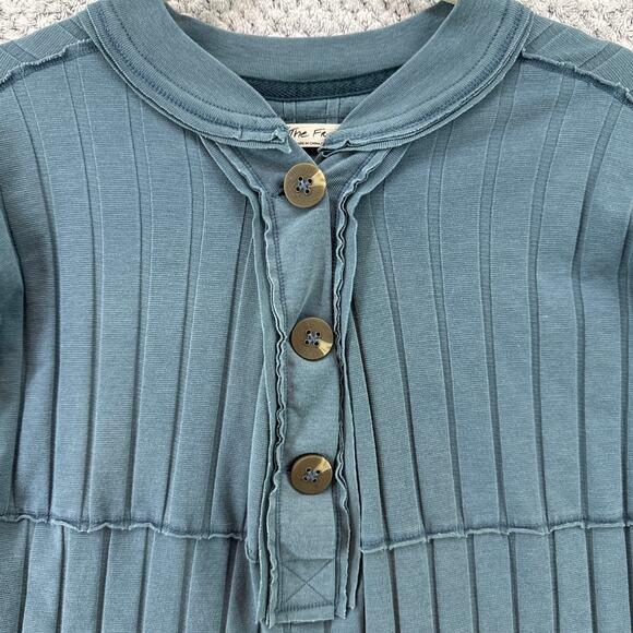 We the Free Top Women XS Blue Henley Crew Neck Long Sleeves Relax Blouse Beach - Picture 4 of 9